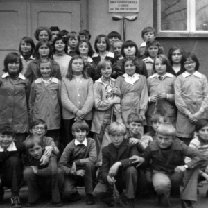 Rok szkolny 1977 ( klasa VIII ) , nazwa klasy ,, Opolanie ''.