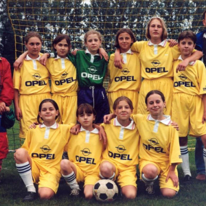 II miejsce dla Troja Włodzienin w I Ogólnopolskim turnieju piłki nożnej dziewcząt i chłopców, czerwiec 1999r.